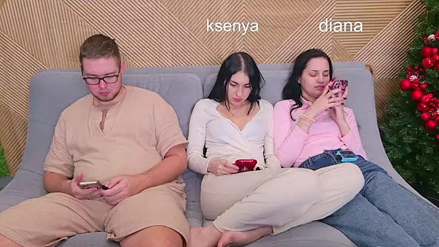 Snapshot of Ksenny chatting on December 21, 2025, 4:14 am Ksenny online show from December 21, 2025, 4:14 am