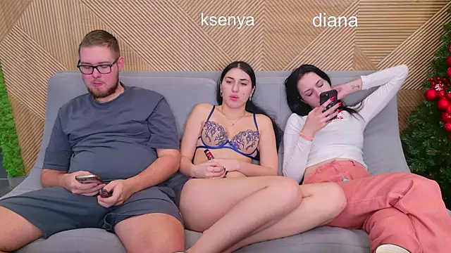 Snapshot of Ksenny chatting on December 16, 2025, 3:55 am Ksenny online show from December 16, 2025, 3:55 am