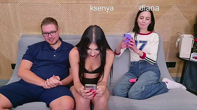 Snapshot of Ksenny chatting on November 6, 2025, 4:44 pm Ksenny online show from November 6, 2025, 4:44 pm