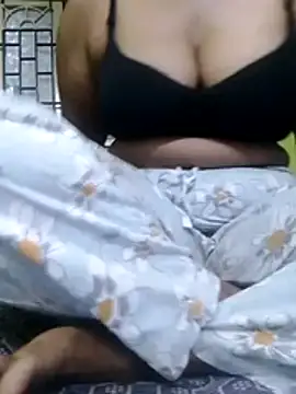 Tamilpriya46 online show from October 21, 2025, 4:50 pm