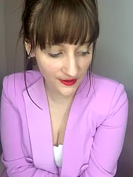 victoirenextdoor online show from October 19, 2025, 5:37 pm