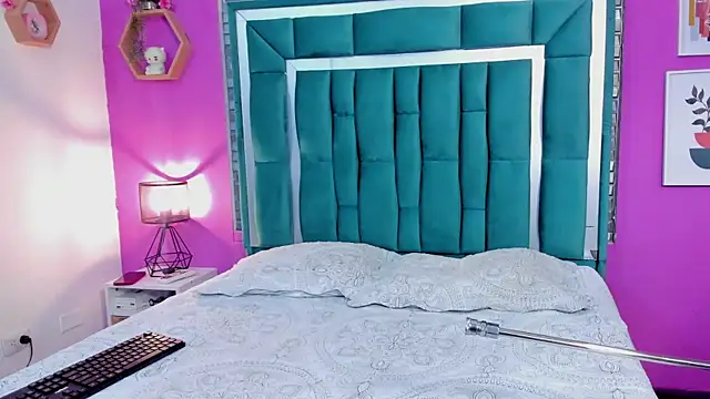 LORENSCOLLINS online show from February 26, 2026, 1:00 pm