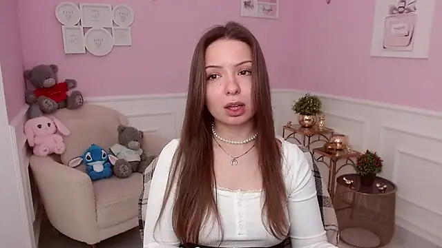 LucySkilar online show from March 29, 2026, 4:25 am