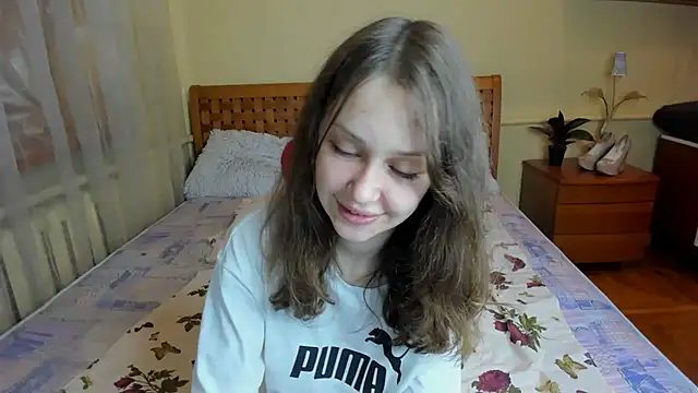 Snapshot of AfinaCutie chatting on October 21, 2025, 12:59 pm AfinaCutie online show from October 21, 2025, 12:59 pm