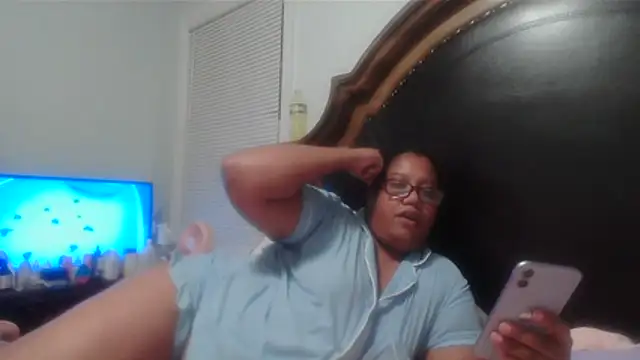 Snapshot of ebonyred chatting on July 23, 2026, 1:52 am ebonyred online show from July 23, 2026, 1:52 am