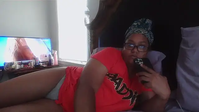 ebonyred online show from October 6, 2025, 1:45 pm