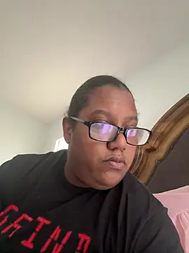 Snapshot of ebonyred chatting on May 20, 2026, 2:47 pm ebonyred online show from May 20, 2026, 2:47 pm
