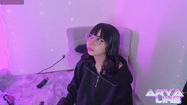 arysUwU online show from June 19, 2026, 1:33 am