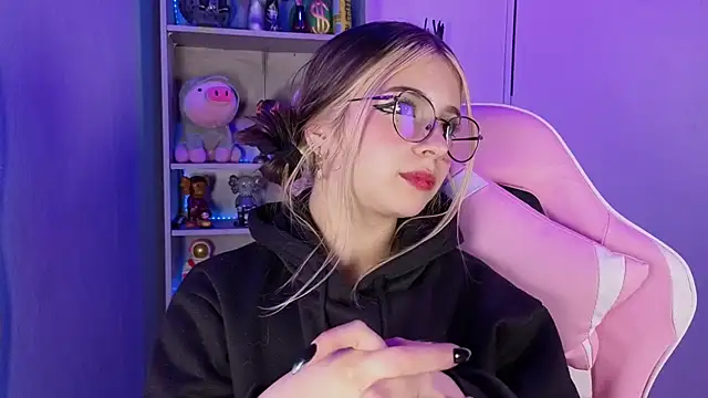 Snapshot of EmilyMiller_ chatting on September 30, 2025, 4:46 pm EmilyMiller online show from September 30, 2025, 4:46 pm