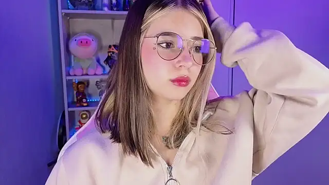 Snapshot of EmilyMiller_ chatting on October 15, 2025, 4:48 pm EmilyMiller online show from October 15, 2025, 4:48 pm