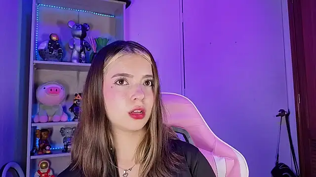 Snapshot of EmilyMiller_ chatting on October 2, 2025, 4:21 pm EmilyMiller online show from October 2, 2025, 4:21 pm