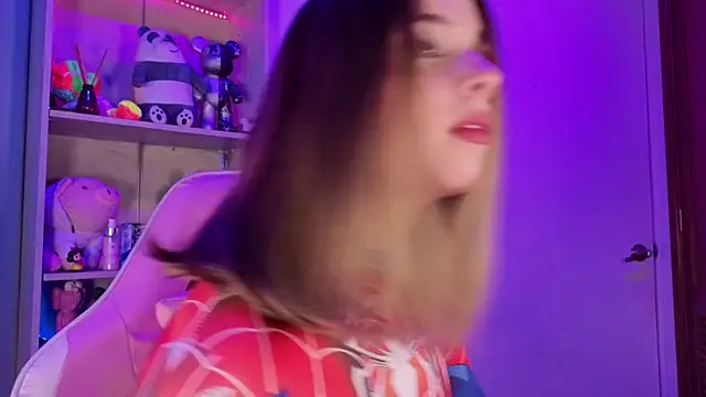 EmilyMiller  online show from April 10, 2026, 3:08 pm