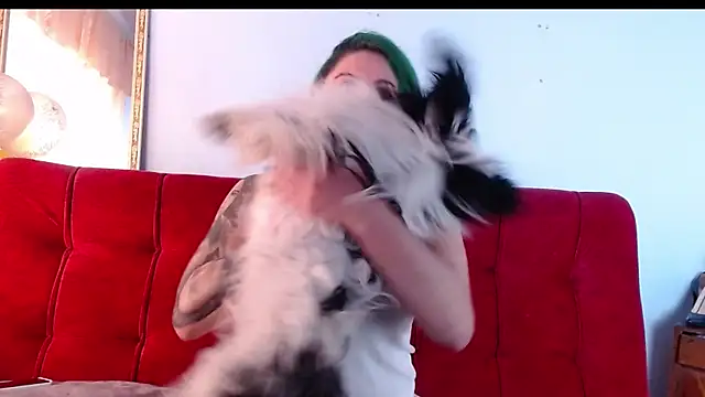 Tamararios online show from December 1, 2025, 7:37 pm