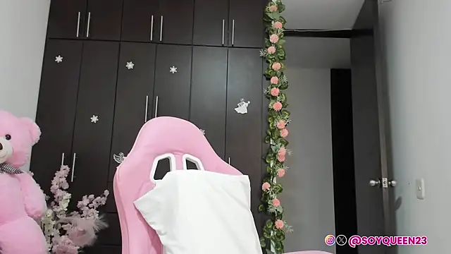 Snapshot of Soyqueen chatting on September 21, 2025, 4:06 am Soyqueen online show from September 21, 2025, 4:06 am