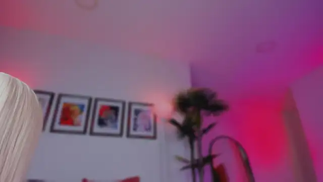 Snapshot of Taylor__foxxx chatting on November 5, 2025, 5:10 am Taylor foxxx online show from November 5, 2025, 5:10 am