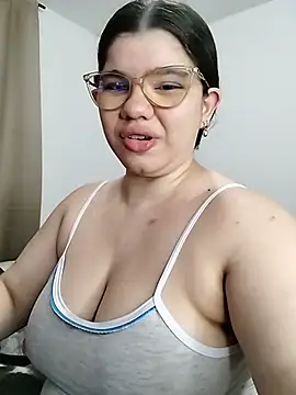 Snapshot of Danzel1105 chatting on May 16, 2026, 12:26 pm Danzel1105 online show from May 16, 2026, 12:26 pm
