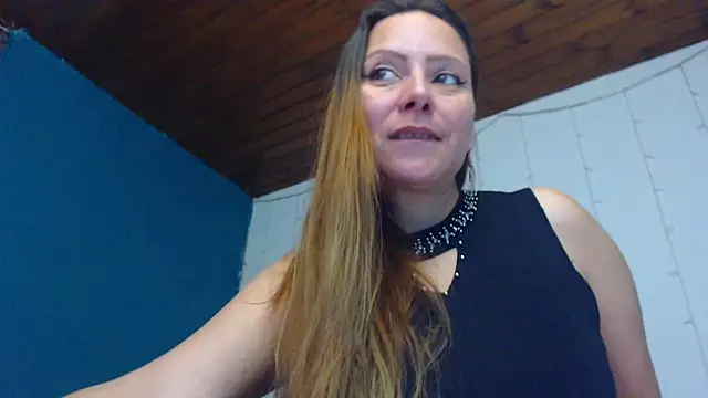 camila delarosa online show from February 1, 2025, 1:30 pm