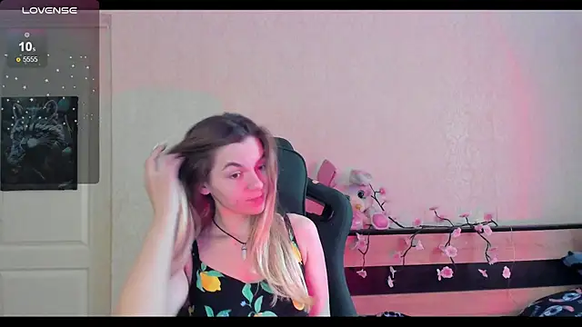 Snapshot of Sweet_me_ chatting on June 12, 2026, 8:23 am Sweet me online show from June 12, 2026, 8:23 am