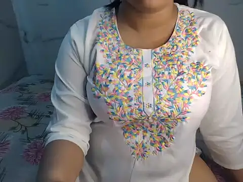 Trezza online show from April 17, 2026, 8:33 pm