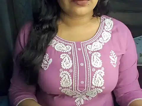 Snapshot of Trezza chatting on October 27, 2025, 8:43 pm Trezza online show from October 27, 2025, 8:43 pm