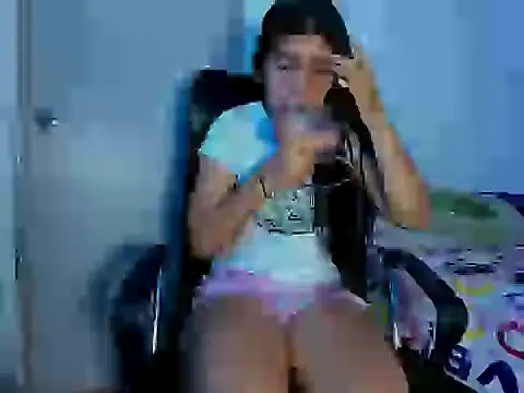 skinnyanai2 online show from October 17, 2025, 4:53 pm