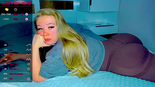 Snapshot of kitti_kaattt chatting on November 18, 2025, 3:32 am kitti kaattt online show from November 18, 2025, 3:32 am