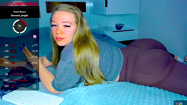 Snapshot of kitti_kaattt chatting on October 19, 2025, 3:31 am kitti kaattt online show from October 19, 2025, 3:31 am