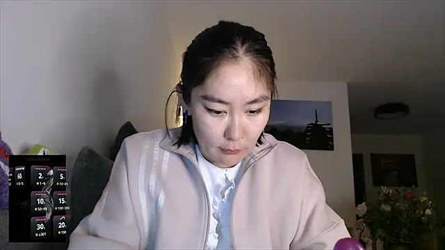 Kunimitsuu  online show from September 22, 2025, 7:42 pm