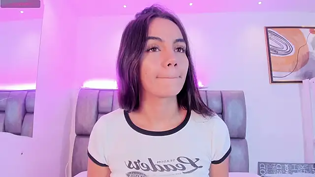 martina mancini online show from September 18, 2025, 12:52 pm