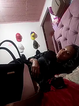 Dominik girl online show from March 18, 2026, 7:37 pm