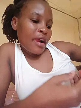 Snapshot of petite_babe chatting on June 19, 2026, 8:20 am petite babe online show from June 19, 2026, 8:20 am