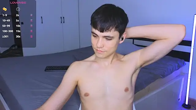 Mark Lee21 online show from April 3, 2026, 10:43 am