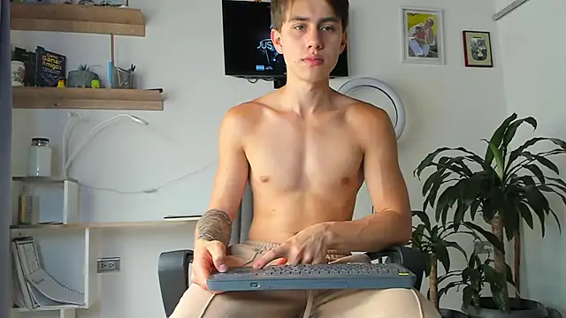 manucute 23  online show from October 25, 2025, 4:51 pm