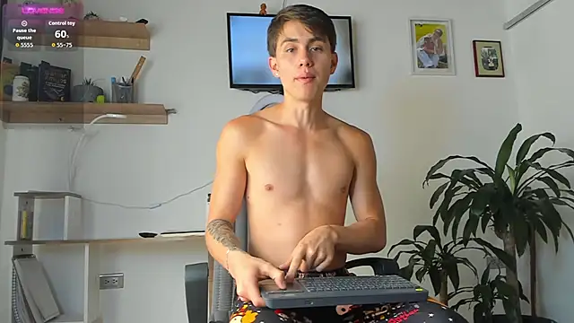 manucute 23  online show from October 10, 2025, 2:18 pm