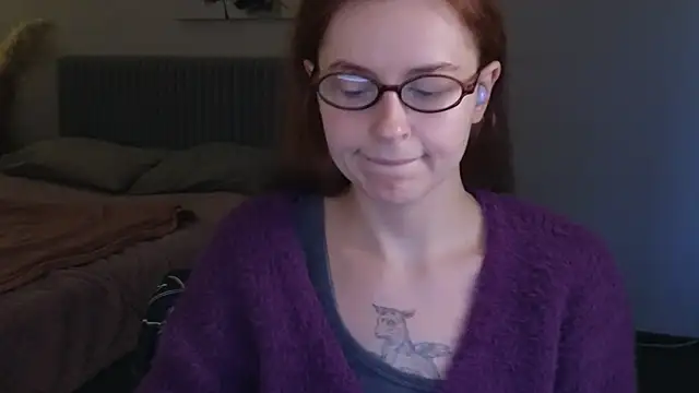 reb luvng online show from November 8, 2025, 1:36 pm