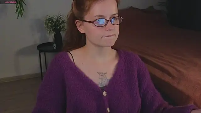 reb luvng online show from October 7, 2025, 1:34 pm