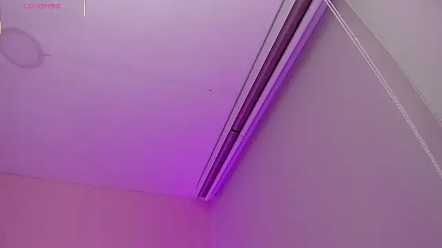 Snapshot of Oriana_Guzman chatting on March 4, 2026, 1:24 am Oriana Guzman online show from March 4, 2026, 1:24 am