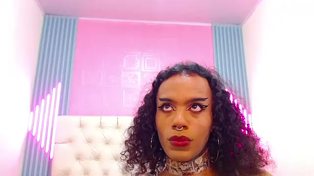 Snapshot of Foxy_Ella_ chatting on February 27, 2025, 6:31 pm Foxy Ella online show from February 27, 2025, 6:31 pm