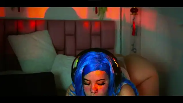 albaismynameX online show from October 17, 2025, 12:51 pm