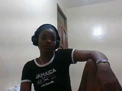 hotgal1112 online show from October 3, 2025, 8:32 pm