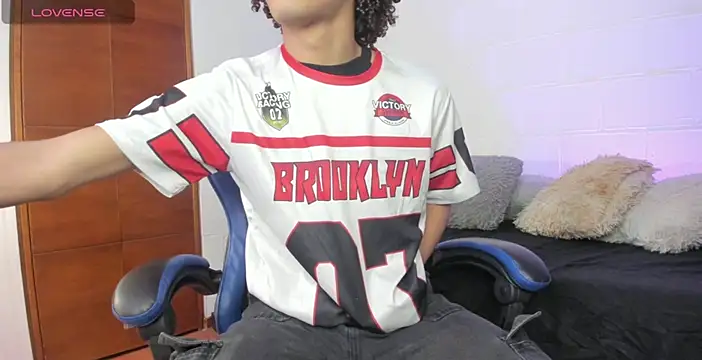 kleo helenos online show from December 1, 2025, 11:38 pm