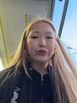 Aiko Yumi online show from April 14, 2026, 4:56 pm