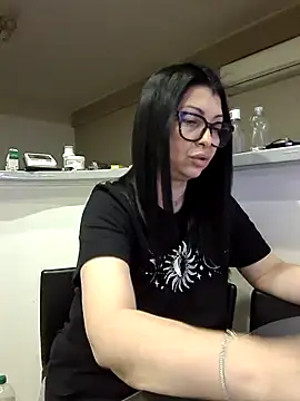 Milf Abigail online show from November 26, 2025, 10:32 pm