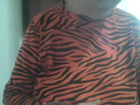 Snapshot of AnaXBerry chatting on February 22, 2026, 6:27 am AnaXBerry online show from February 22, 2026, 6:27 am