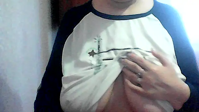 Snapshot of AnaXBerry chatting on January 16, 2026, 6:28 am AnaXBerry online show from January 16, 2026, 6:28 am