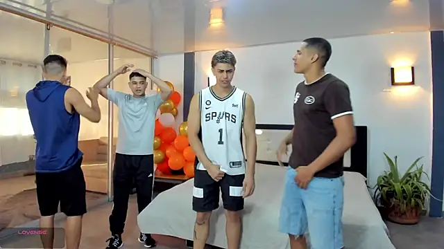 badguyss bisex online show from November 23, 2025, 11:31 am