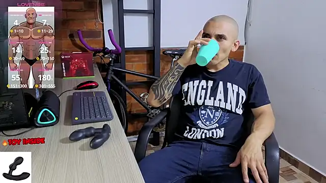 Marck Muscle online show from April 12, 2026, 4:05 am