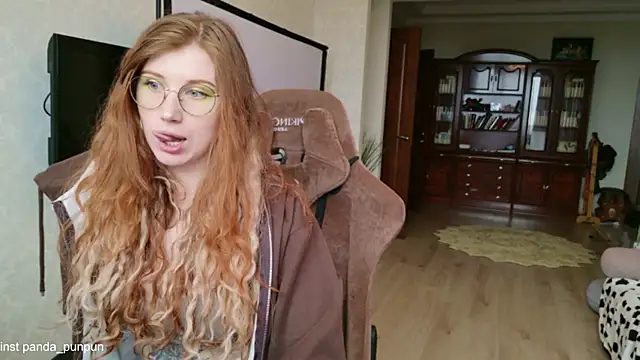 Neko Kimiko online show from April 13, 2026, 10:41 am