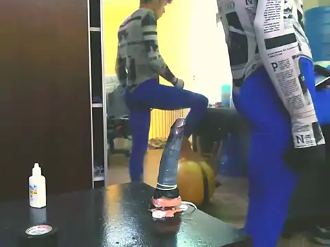 BodyandlegginLover online show from December 15, 2025, 12:49 am