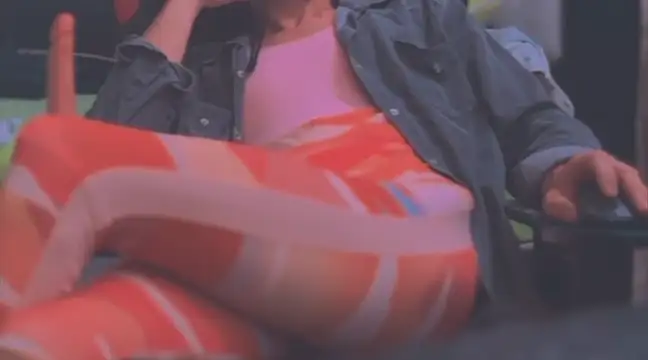 BodyandlegginLover online show from March 5, 2025, 6:33 am